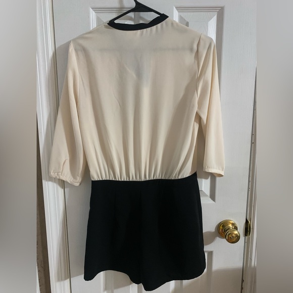 Forever 21 Exclusive shorts jumpsuit. - Picture 2 of 6